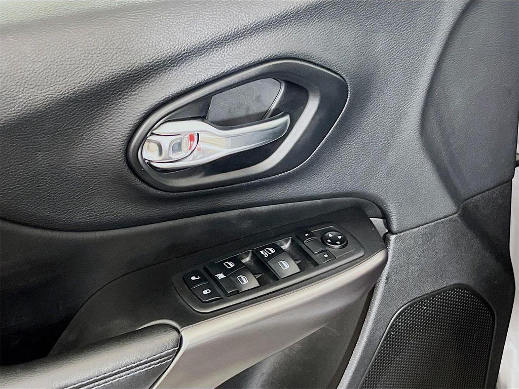 used 2019 Jeep Cherokee car, priced at $16,197