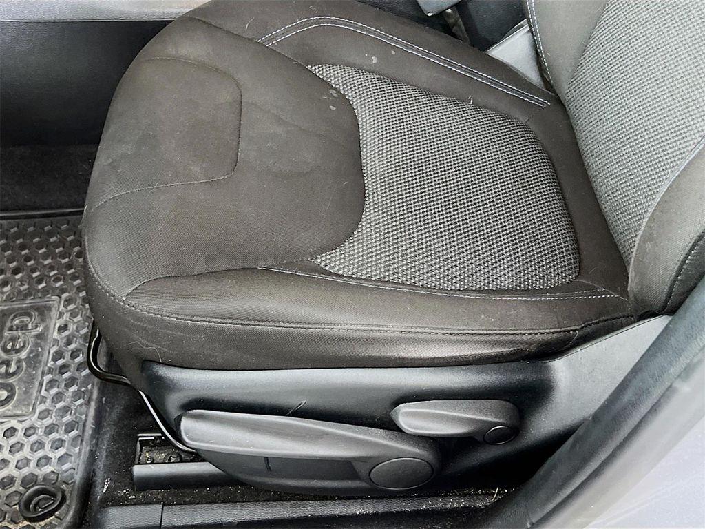 used 2019 Jeep Cherokee car, priced at $16,197