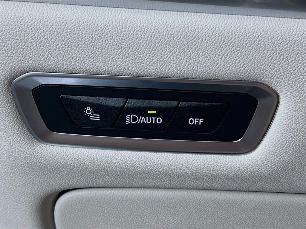 new 2026 BMW X7 car, priced at $103,285