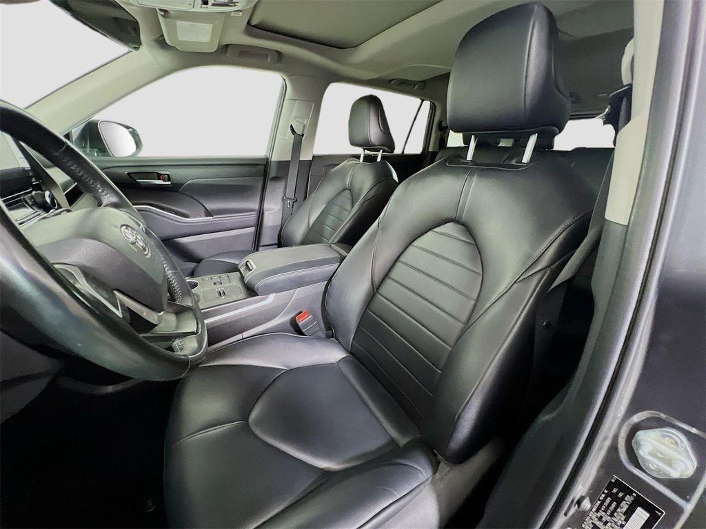 used 2023 Toyota Highlander Hybrid car, priced at $34,889