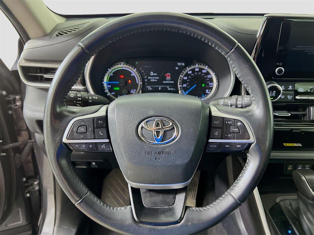 used 2023 Toyota Highlander Hybrid car, priced at $34,889