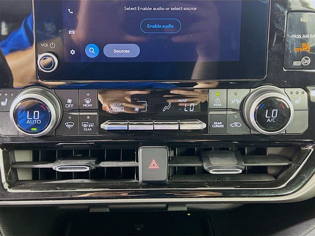 used 2023 Toyota Highlander Hybrid car, priced at $34,889