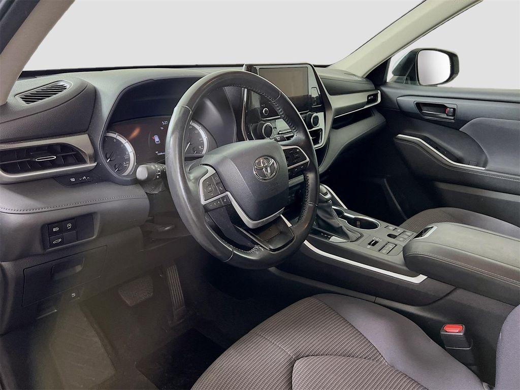 used 2024 Toyota Highlander car, priced at $35,332