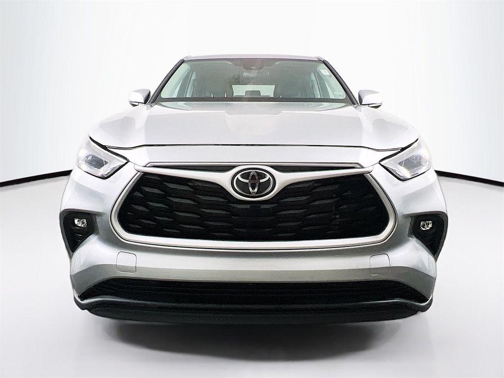 used 2024 Toyota Highlander car, priced at $35,332