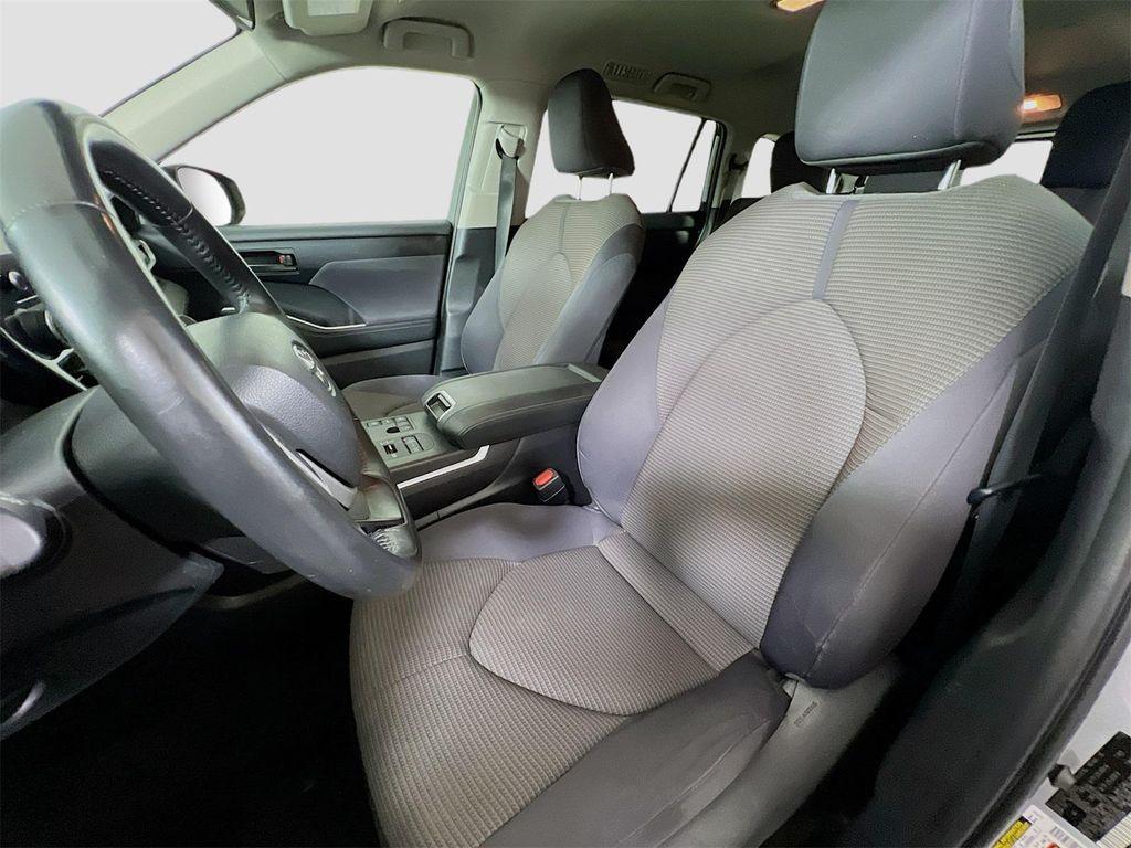 used 2024 Toyota Highlander car, priced at $35,332