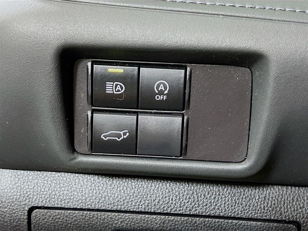 used 2024 Toyota Highlander car, priced at $35,332