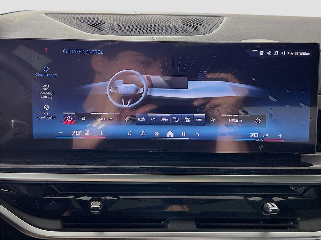 new 2026 BMW X7 car, priced at $122,085