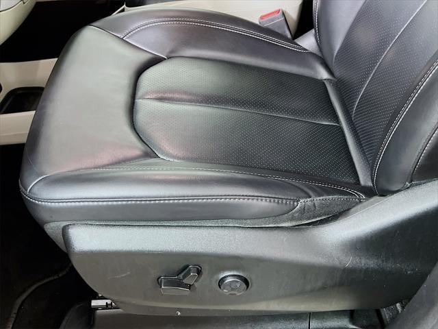 used 2023 Chrysler Pacifica car, priced at $24,995