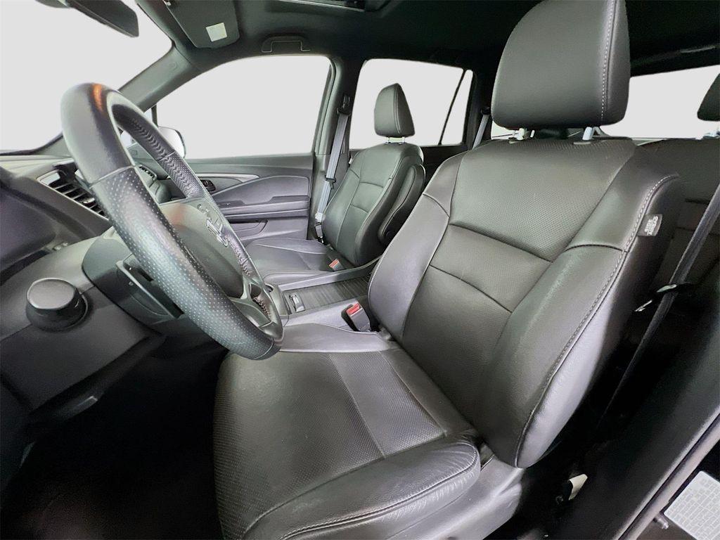 used 2022 Honda Passport car, priced at $28,706