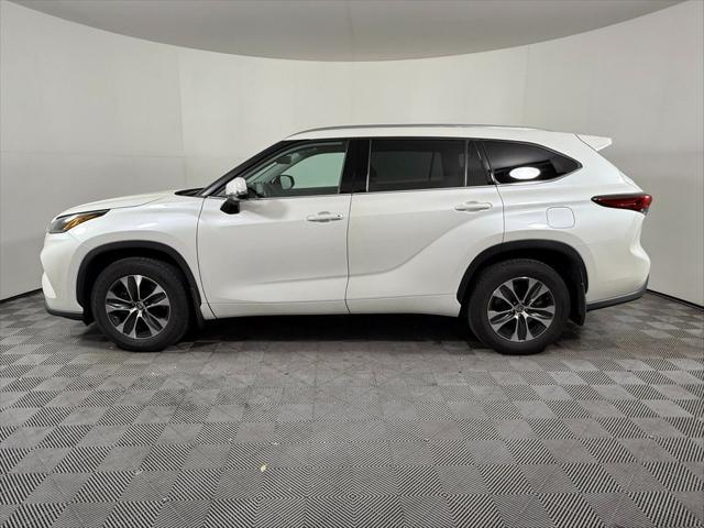 used 2021 Toyota Highlander car, priced at $31,946