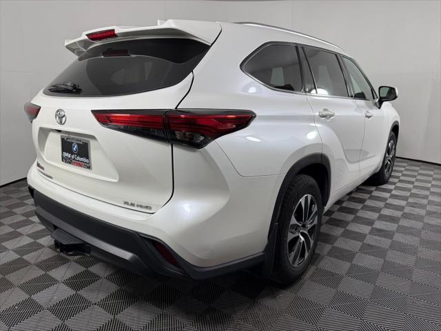 used 2021 Toyota Highlander car, priced at $31,946