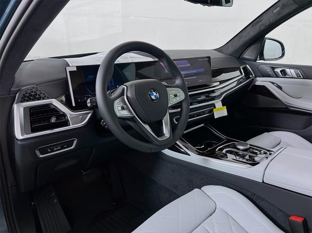 new 2025 BMW X7 car, priced at $92,160