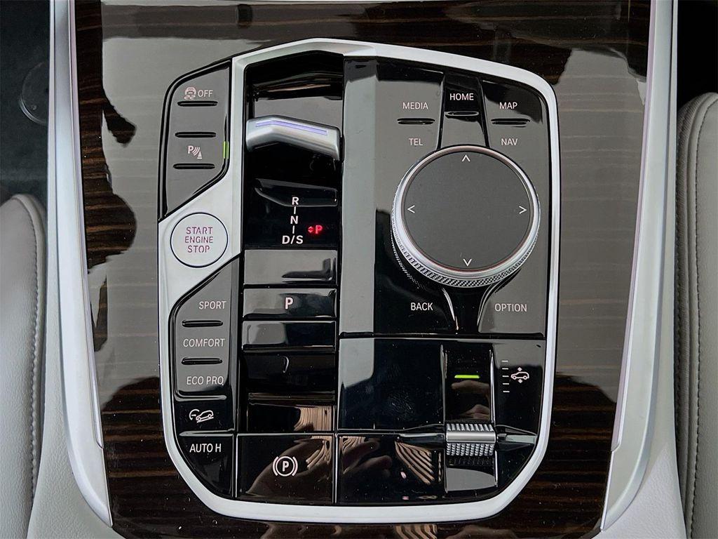 new 2025 BMW X7 car, priced at $92,160