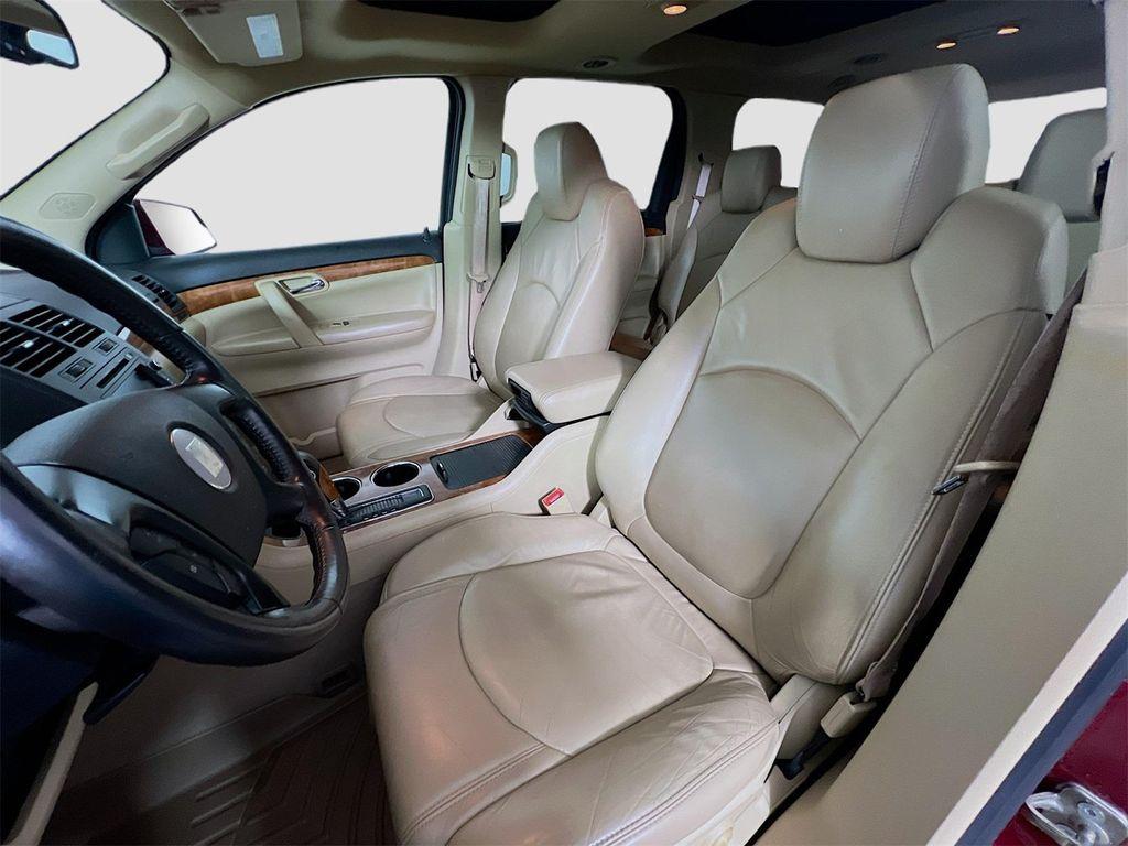 used 2010 Saturn Outlook car, priced at $12,995
