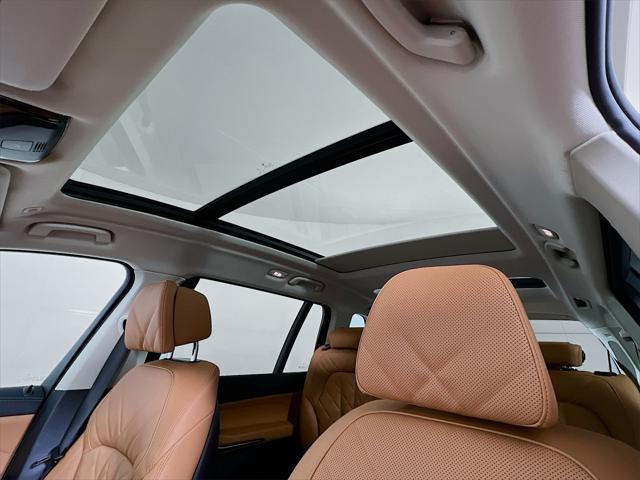 new 2025 BMW X7 car, priced at $91,045