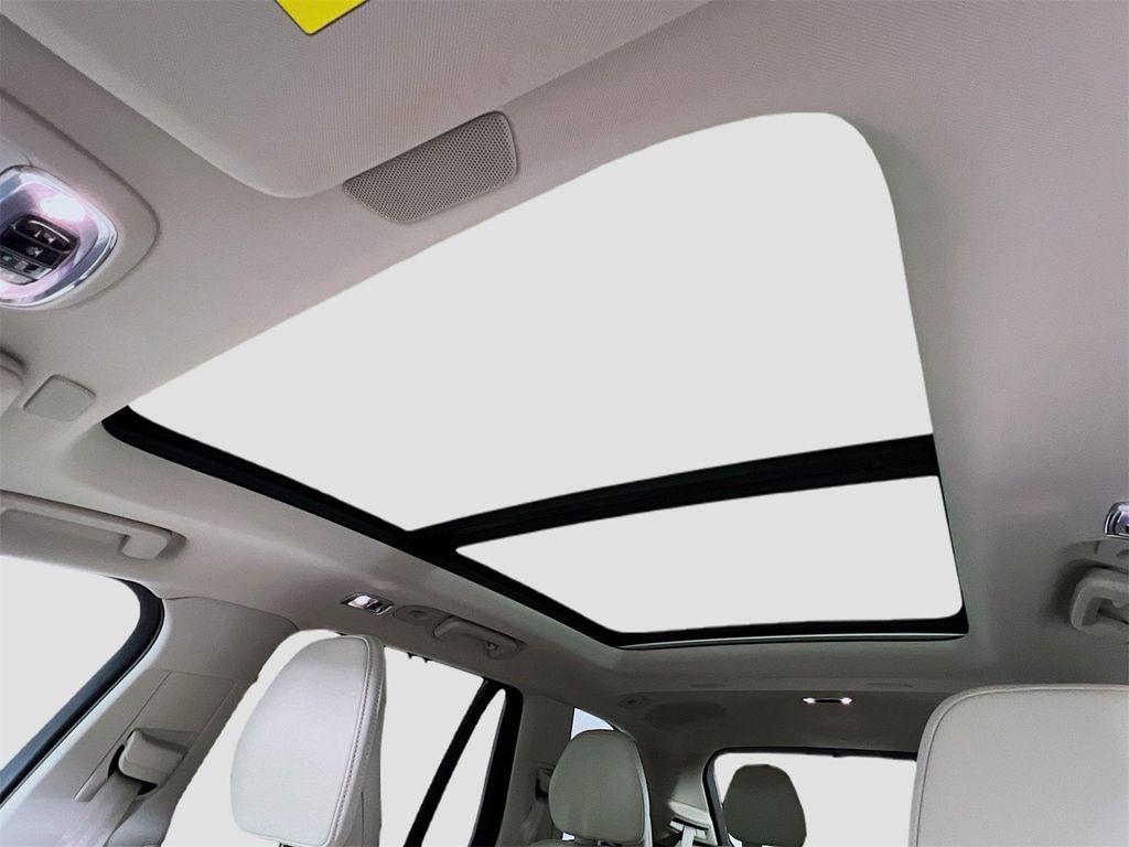 used 2022 Volvo XC90 car, priced at $43,039