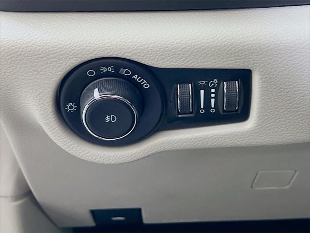 used 2023 Chrysler Pacifica car, priced at $24,225