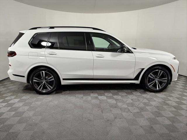 new 2025 BMW X7 car, priced at $114,605