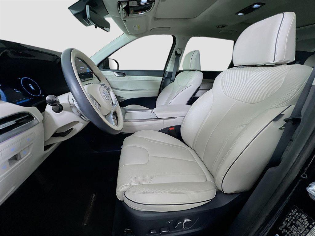 used 2024 Hyundai Palisade car, priced at $41,999