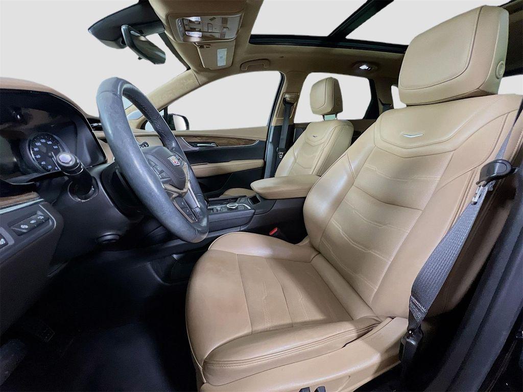 used 2023 Cadillac XT5 car, priced at $30,298