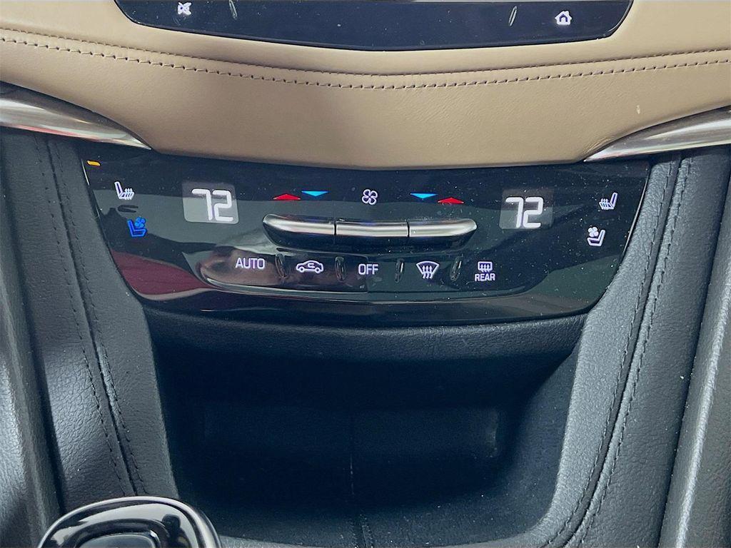 used 2023 Cadillac XT5 car, priced at $30,298