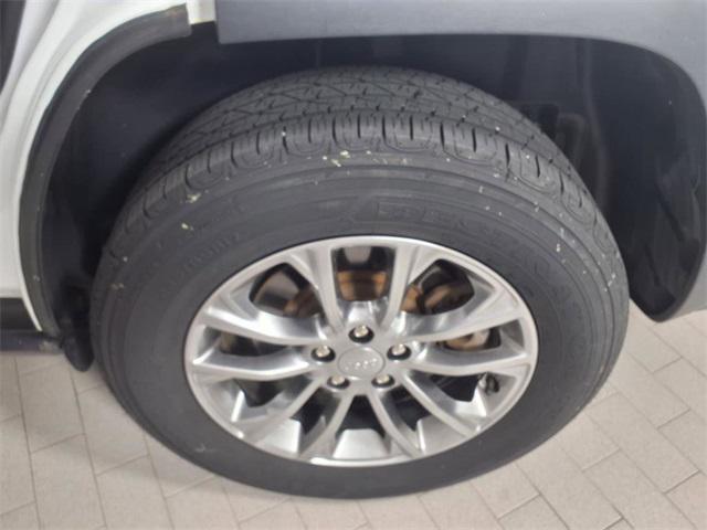 used 2020 Jeep Cherokee car, priced at $21,995