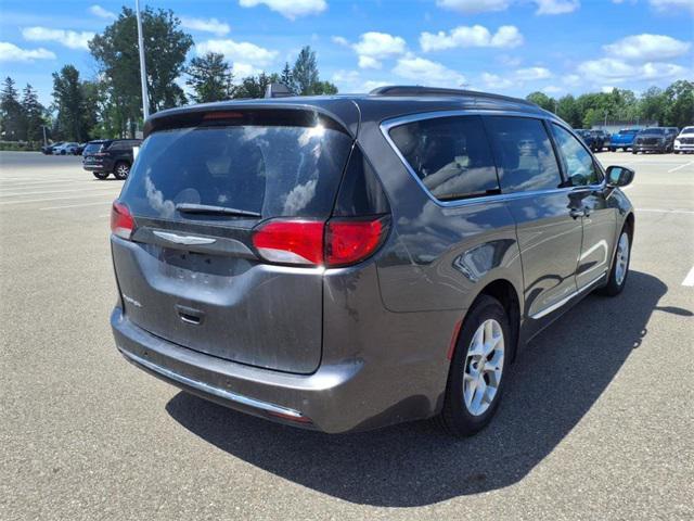 used 2017 Chrysler Pacifica car, priced at $10,495