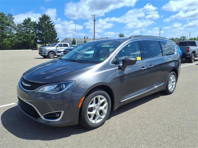 used 2017 Chrysler Pacifica car, priced at $10,495