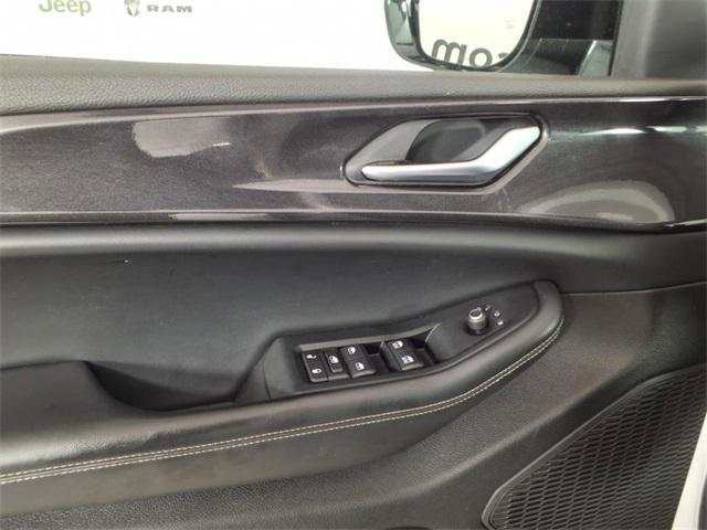 used 2023 Jeep Grand Cherokee car, priced at $32,995