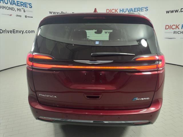 used 2021 Chrysler Pacifica Hybrid car, priced at $33,943