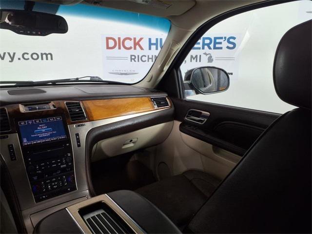 used 2010 Cadillac Escalade ESV car, priced at $7,995
