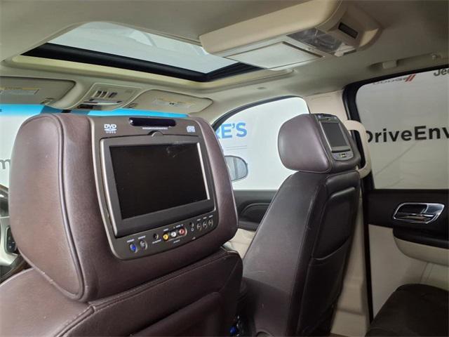 used 2010 Cadillac Escalade ESV car, priced at $7,995