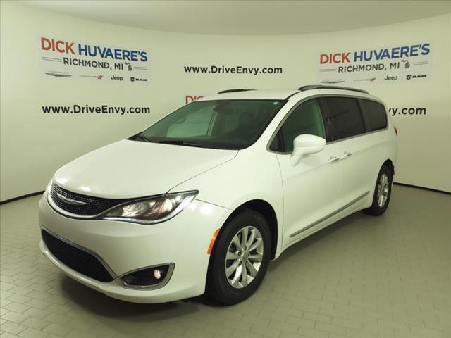 used 2019 Chrysler Pacifica car, priced at $17,825