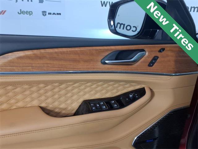 used 2024 Jeep Grand Cherokee car, priced at $45,366