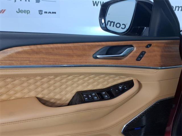 used 2024 Jeep Grand Cherokee car, priced at $52,995