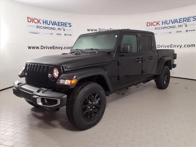 used 2021 Jeep Gladiator car, priced at $32,156