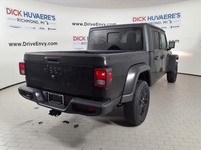 used 2021 Jeep Gladiator car, priced at $32,156