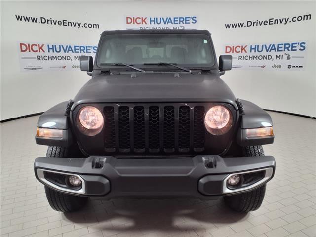 used 2021 Jeep Gladiator car, priced at $32,156