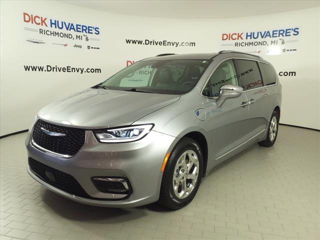 used 2021 Chrysler Pacifica Hybrid car, priced at $32,320