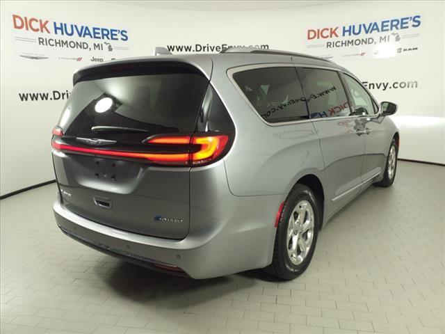 used 2021 Chrysler Pacifica Hybrid car, priced at $32,320
