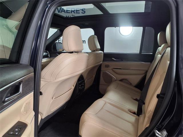 used 2024 Jeep Grand Cherokee car, priced at $39,995
