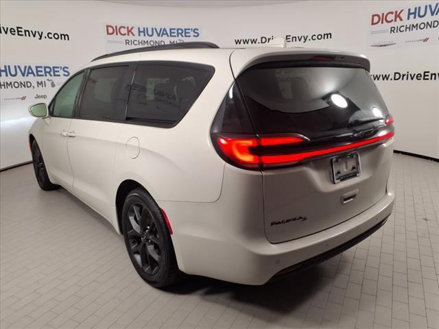 used 2021 Chrysler Pacifica car, priced at $28,995