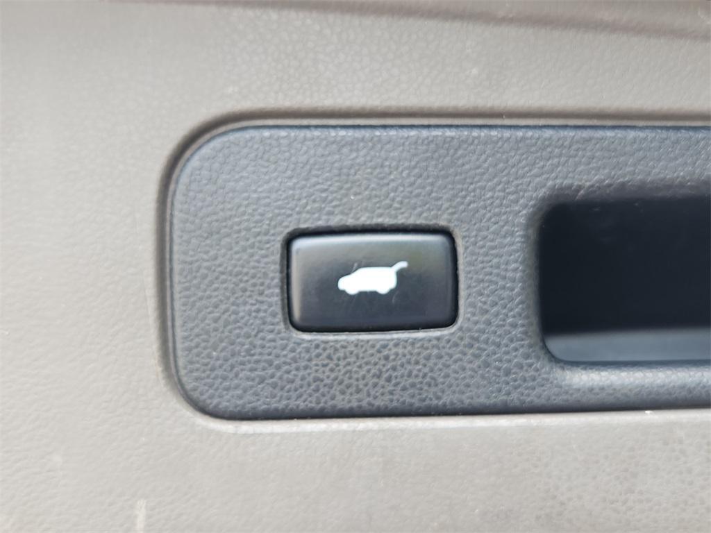 used 2015 Honda Odyssey car, priced at $7,566