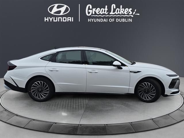 new 2025 Hyundai Sonata Hybrid car, priced at $39,575