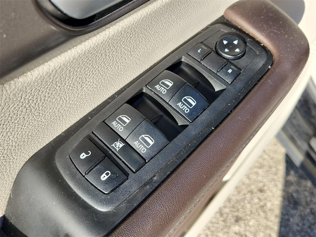 used 2018 Chrysler Pacifica car, priced at $14,966