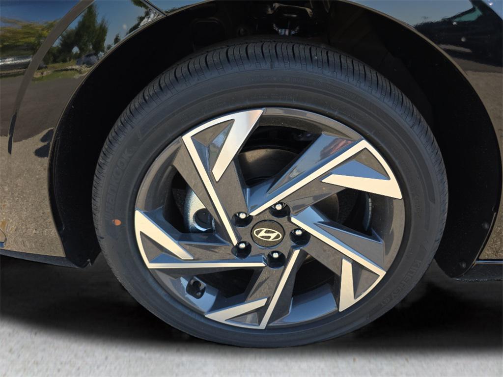 new 2025 Hyundai Elantra car, priced at $27,074