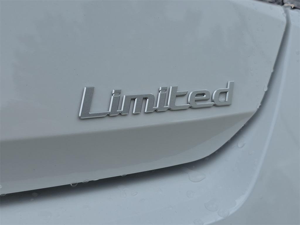 new 2025 Hyundai Elantra car, priced at $27,484