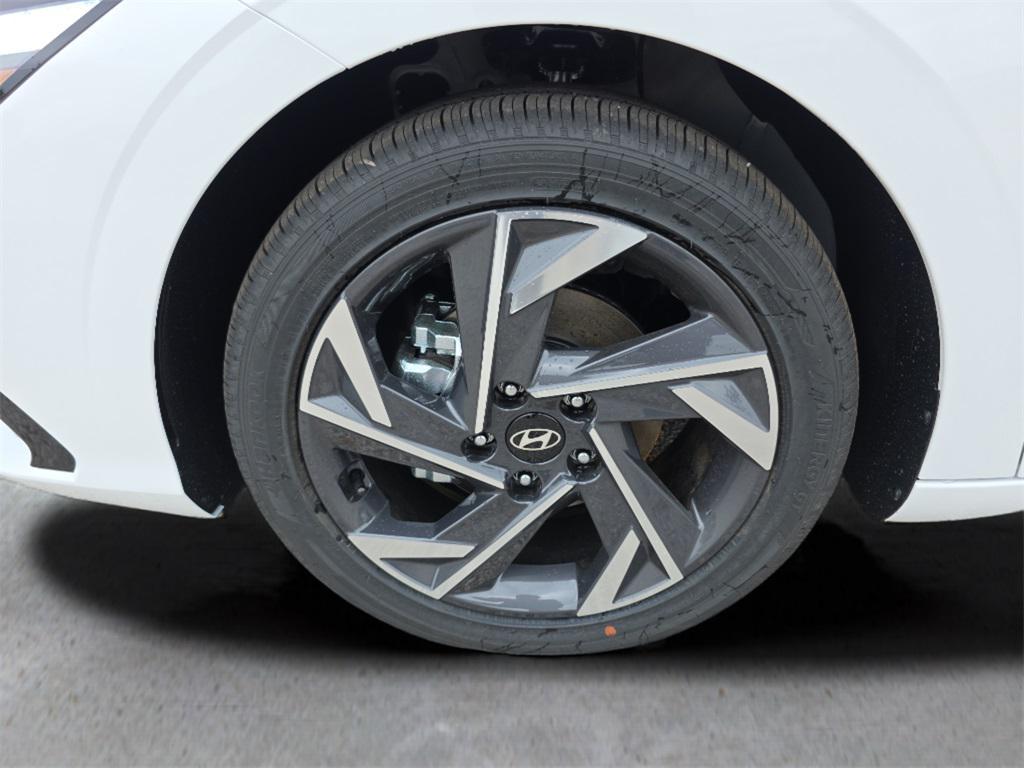 new 2025 Hyundai Elantra car, priced at $27,484