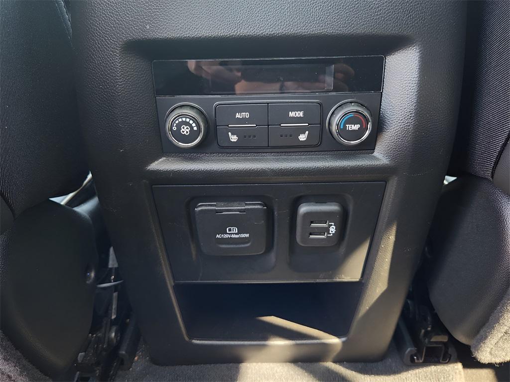 used 2023 Chevrolet Traverse car, priced at $37,766