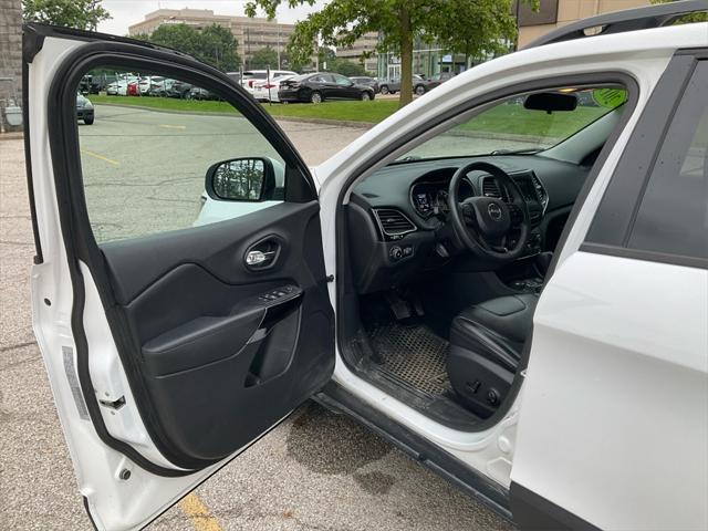 used 2019 Jeep Cherokee car, priced at $17,266